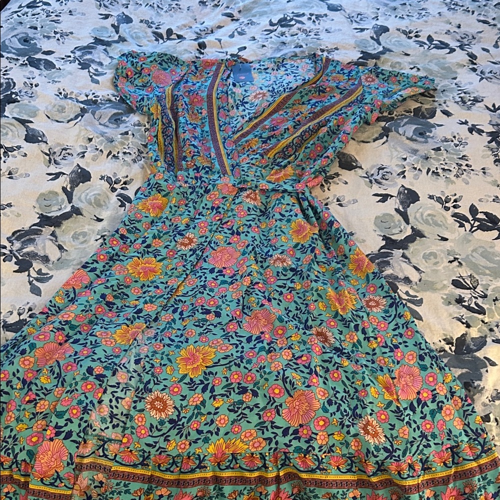 NWT Floral V-Neck Wrap Dress - Sz L